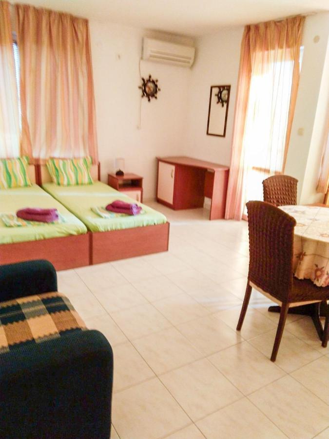Hotel Kъща За Гости Липите à Sinemoretz Extérieur photo